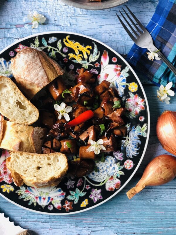 Saucisses "Knackis" de poulet sublimées en forme de fleurs légèrement